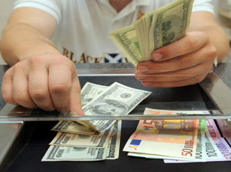Dolar yükselişe geçti Euro da 4 lirayı aştı