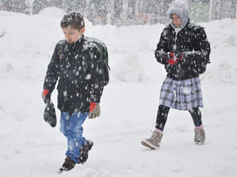 Kar yağışı sebebiyle 34 ilde okullar tatil, Gözler İstanbul'da