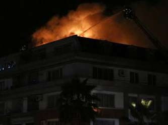 Galatasaraylı futbolcu Cavanda'nın da oturduğu rezidansta yangın