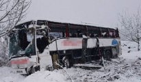 Yolcu otobüsü şarampole yuvarlandı, çok sayıda ölü ve yaralı var!