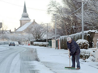 Avrupa da donuyor Almanya'da kışın en soğuk günü yaşandı
