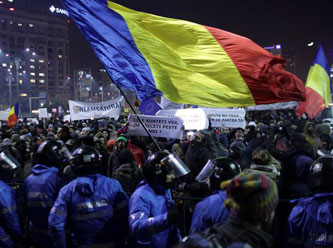 Romanya'da hükümet geri adım attı, Yolsuzluk affından vazgeçti