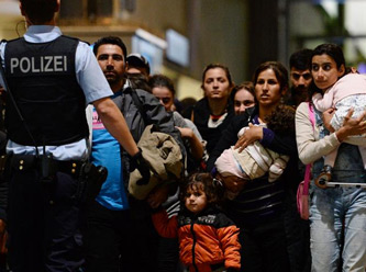 Macaristan BM'nin göçmen paketine karşı çıkıyor