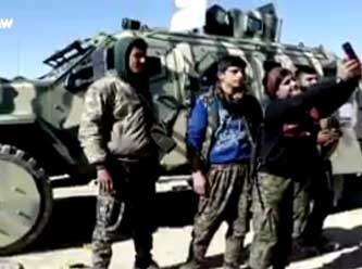 YPG'den ABD'den hibe gelen zırhlılarla ilk selfie
