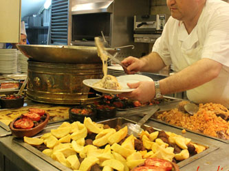 Türkiye’de dışarda yemek lüks: Esnaf turistle ayakta kalıyor