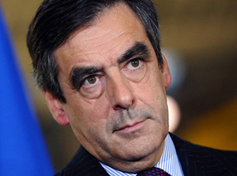 Fransa'da Cumhurbaşkanlığı adayı François Fillon adaylıktan çekilmiyor