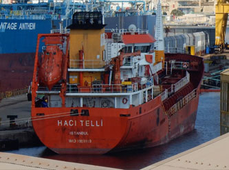 Kocaeli Körfezi'nde LPG yüklü tanker alev alev yanıyor