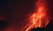 Etna Yanardağı patladı: Uçuşlar durduruldu