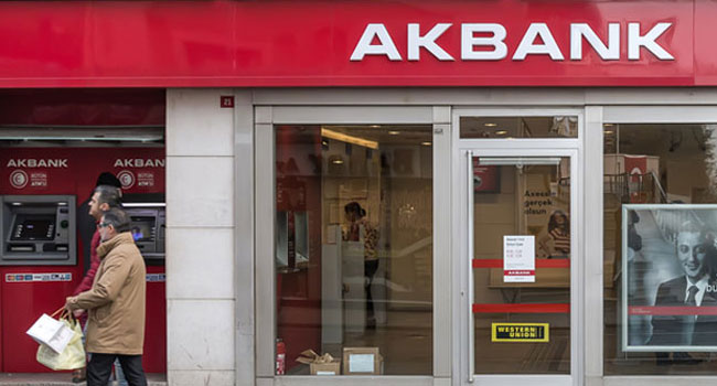 Akbank'ta hesabı olanlara büyük şok! Sosyal medya ayağa kalktı