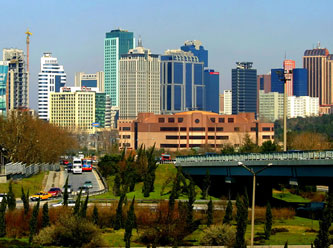 Ekonomi öyle coşkun ki plazalar hızla boşalıyor!