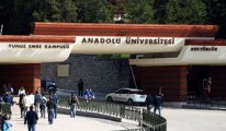 Anadolu Üniversitesi kriz sebebiyle kitap basmayı durdurdu, öğrenci mağdur