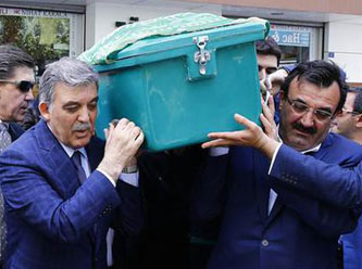 Abdullah Gül'ün Babası son yolculuğuna uğurlandı, Gözler Arınç'ı aradı