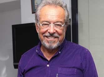 Güneri Civaoğlu hastaneye kaldırıldı