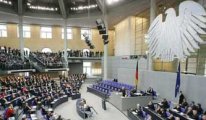 Alman meclisi korona önlemlerini kabul etti