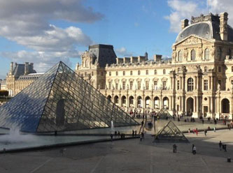 Paris'teki Louvre Müzesi tahliye ediliyor