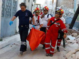 Ege’deki depremde Komşuda 1 kişi öldü, 10 kişi yaralandı