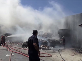İstanbul'da büyük yangın! Kağıt deposu...