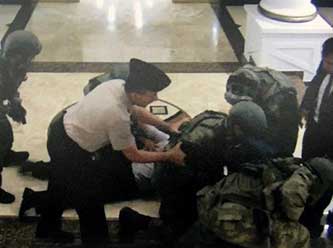 Önce darbeciler, sonra da savcı tutukladı