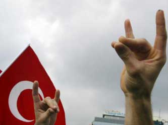 CDU bozkurt işaretinin yasaklanmasına karşı çıktı