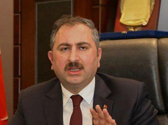 AKP yargısındaki kavga niye çıktı, kim kimin ayağını kaydırmak istiyor?