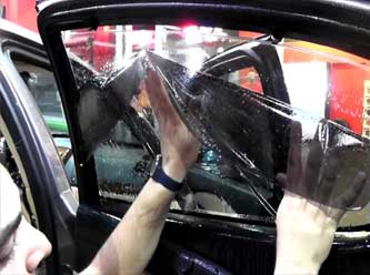 Böyle komedi olur mu? Cam filmi yasak ama değil?