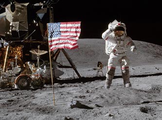 Ay’a ilk kadın astronot yolda.. İlk hedef 2024