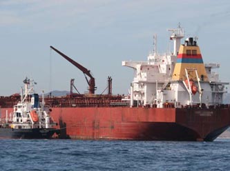 Ege'de Türkiye'den yüklenen patlayıcı yüklü gemi yakalandı