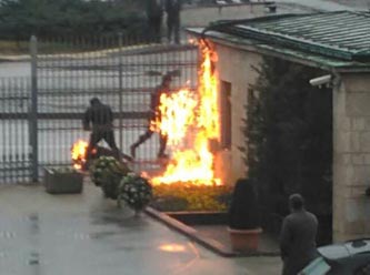 Kendini yakan işçi anlattı: 5 yıldır uğraşıyorum