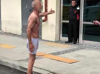 Bu kez İzmir... İŞKUR önünde soyunarak eylem yaptı