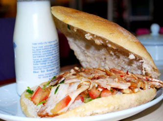 Kocaeli'de tavuk döner kabusu: 600'den fazla kişi hastanelik oldu