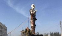 Afrin'e giren ÖSO ilk iş Demirci Kawa'nın heykelini yıktı