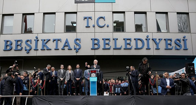 Eski Beşiktaş Belediye Başkanı Murat Hazinedar’a hapis ve siyasi yasak cezası