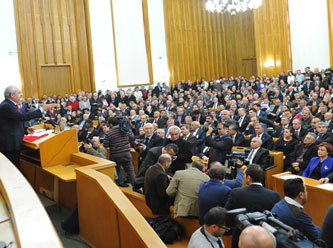 CHP'lilere 'Burhan Pazarlama taktikleri' öğretiliyor