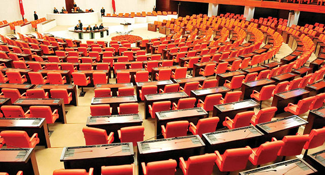 Kulis: AKP'li vekiller Genel Kurul'a neden gelmiyor?