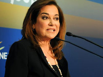 Yemin törenine gelen Yunan vekil krize yol açtı