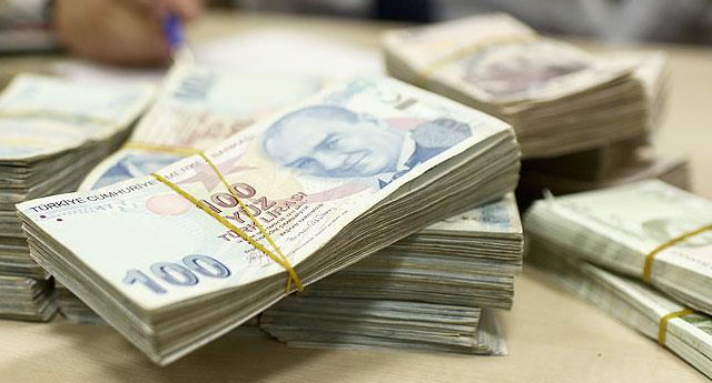 TL son 1 yılda Euro karşısında yüzde 36, dolar karşısında yüzde 21 değer kaybetti