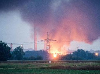 Almanya'da büyük panik: 2 bin kişi tahliye edildi