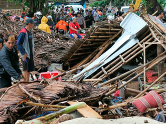 Endonezya'da 'volkanik tsunami': Ölü sayısı 222'ye ulaştı