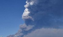Etna Yanardağı lav püskürtmeye başladı, havaalanı kapatıldı
