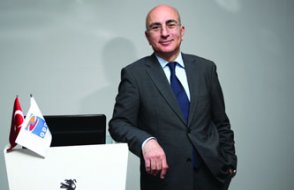 Mahfi Eğilmez: Demokrasiyi korumak için orta sınıf desteklenmeli