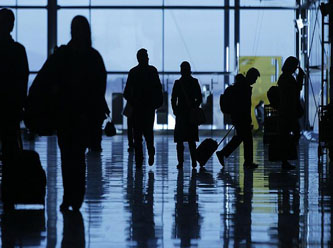 Uluslararası seyahatler için "karekodlu" küresel izleme önerisi