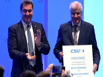 CSU’nun yeni lideri Bavyera eyalet başbakanı Söder oldu