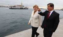 Davutoğlu ve Merkel'in anlaşma yapması kızdırmış