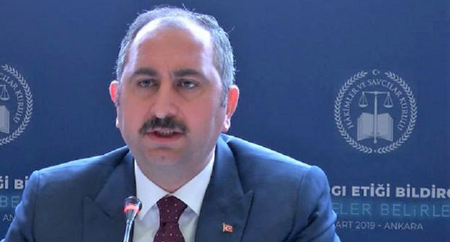 Eski Adalet Bakanı Gül’den ‘çıplak arama’ açıklaması: Takip edeceğiz