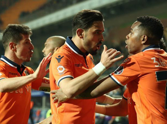 Lider Medipol Başakşehir haftayı kayıpsız geçti