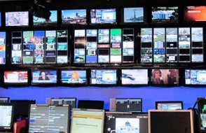 Tanınmış televizyon spikerlerine uyuşuturucu gözaltısı