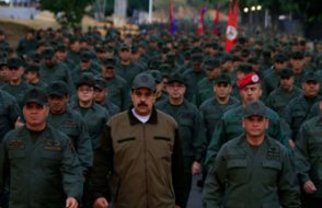 200 bin asker seferber edildi: Venezuela ABD ile savaşa hazırlanıyor!