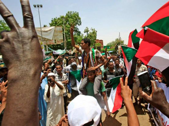 Sudan'da askeri yönetimle muhalefet anlaşmaya vardı