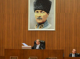 Ankara Meclisi'nde kalpak detayı