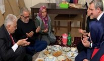 Binali Yıldırım’ın iftar fotoğrafına tepki: Masada yiyince sevabı mı kaçıyor?